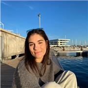 Música con experiencia tocando en bandas y como solista durante muchos años, titulada en el conservatorio profesional con notas destacables y estudios de producción musical y composición de bandas sonoras